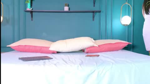 Snapshot of melydoll_ chatting on June 14, 7:05 pm Maelly online show from June 14, 7:05 pm