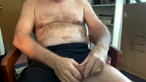 Snapshot of memesman chatting on February 8, 7:05 pm Mimis man online show from February 8, 7:05 pm