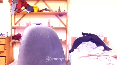 Snapshot of memorningdew chatting on December 8, 6:01 am Yummygirl online show from December 8, 6:01 am