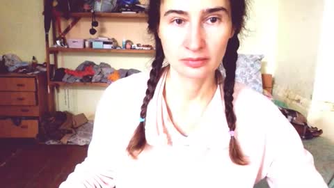 Snapshot of memorningdew chatting on October 13, 6:02 am Yummygirl online show from October 13, 6:02 am