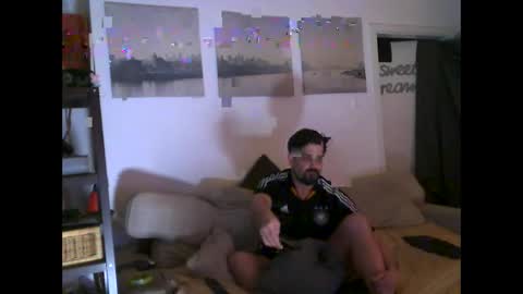 Snapshot of menace2dennis chatting on May 22, 7:19 pm Dennis2Menace online show from May 22, 7:19 pm