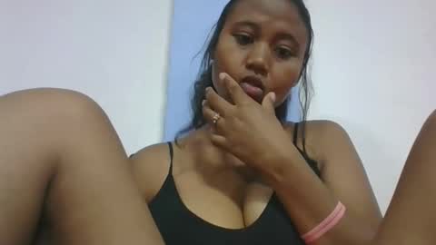 Snapshot of mendrika718601 chatting on March 1, 5:48 pm mendrika718601 online show from March 1, 5:48 pm