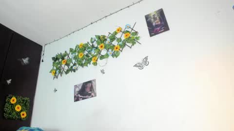 Snapshot of mensia_hernandez chatting on April 29, 12:53 pm Princess Mensia online show from April 29, 12:53 pm