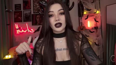 Snapshot of meow__baby chatting on October 31, 6:53 pm Amy Meow online show from October 31, 6:53 pm