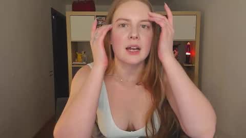 Snapshot of meow_k1tty chatting on November 19, 1:55 pm Flora Next stream November 17th at 6 GMT online show from November 19, 1:55 pm