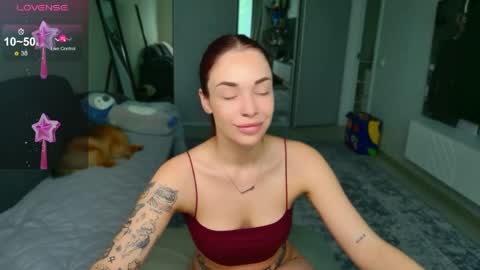 Snapshot of meow_moore chatting on May 31, 7:59 am Megan online show from May 31, 7:59 am