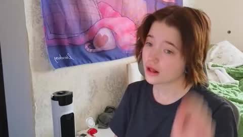 Snapshot of meowki4 chatting on October 6, 4:32 am meowme online show from October 6, 4:32 am