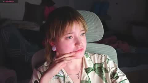 meowme online show from December 1, 2:55 pm