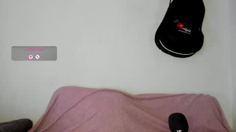 Snapshot of meowmelf chatting on May 7, 9:31 pm meowmelf online show from May 7, 9:31 pm