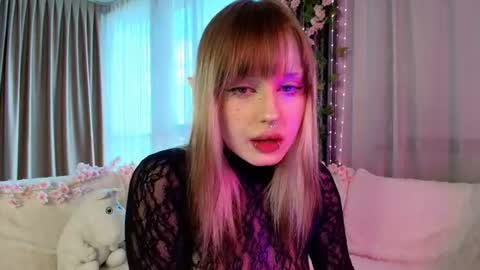 Snapshot of meowrinn_ chatting on June 24, 6:23 am RInn online show from June 24, 6:23 am