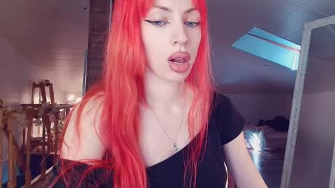 Snapshot of meowroslava chatting on April 21, 9:48 am meowroslava online show from April 21, 9:48 am