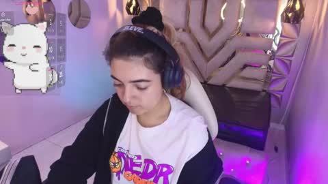    online show from September 12, 7:47 pm