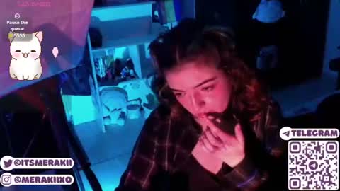 Snapshot of meraki_fraise chatting on August 5, 11:39 pm online show from August 5, 11:39 pm