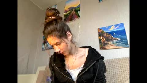 Snapshot of meralynn chatting on March 31, 10:26 am LEVA online show from March 31, 10:26 am