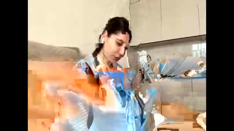 Snapshot of meralynn chatting on April 15, 10:22 am LEVA online show from April 15, 10:22 am
