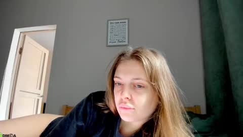 mercedescutee online show from October 22, 12:27 pm