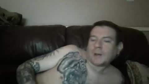 Snapshot of mercher627021 chatting on December 7, 12:19 am ezio online show from December 7, 12:19 am