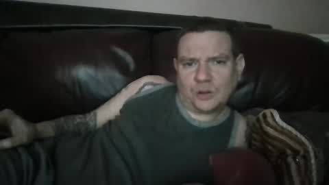 Snapshot of mercher627021 chatting on January 4, 11:27 pm ezio online show from January 4, 11:27 pm