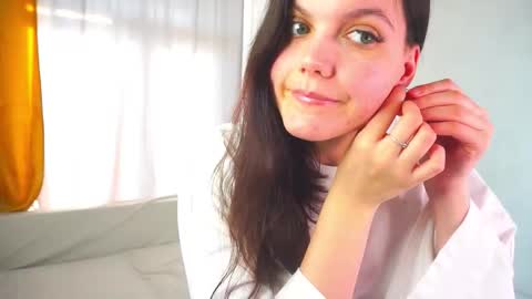 Snapshot of mercymanrriquez chatting on February 18, 10:11 am Miya online show from February 18, 10:11 am