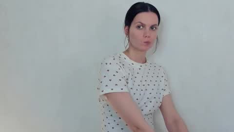 Snapshot of mercymanrriquez chatting on March 1, 7:10 am Miya online show from March 1, 7:10 am