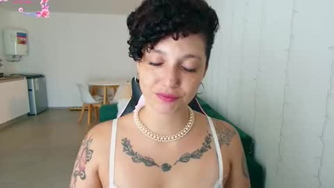 Snapshot of merida__freckles chatting on February 20, 3:41 pm Miss Freckles online show from February 20, 3:41 pm