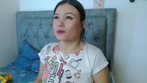 Snapshot of meriilyn_monroe724 chatting on November 17, 2:45 pm meriilyn_monroe724 online show from November 17, 2:45 pm