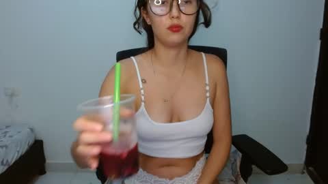 Snapshot of merly_14 chatting on May 22, 3:46 am merly_14 online show from May 22, 3:46 am
