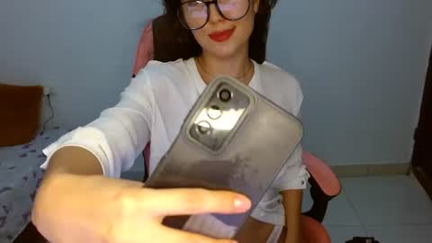 Snapshot of merly_14 chatting on June 27, 4:06 am merly_14 online show from June 27, 4:06 am