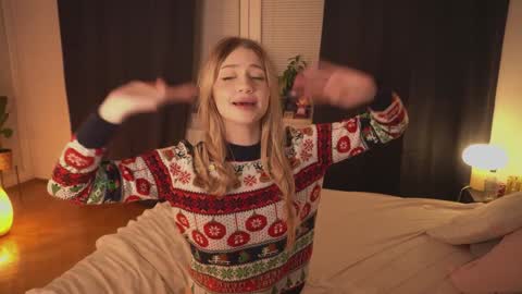 Lara OFFLINE  online show from December 23, 1:18 am