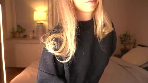 Lara OFFLINE  online show from February 12, 8:26 pm