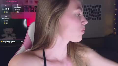 Snapshot of merry_dancers_ chatting on January 17, 6:02 pm Susan online show from January 17, 6:02 pm