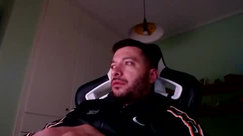 Snapshot of metalic18 chatting on October 6, 5:16 am FunnyTimeHere online show from October 6, 5:16 am