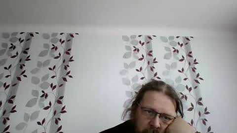 Snapshot of metallbuddy chatting on April 19, 10:14 am ask me online show from April 19, 10:14 am