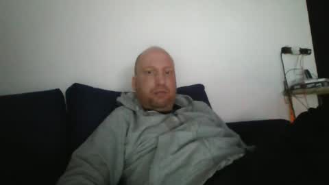 Snapshot of metaller123456 chatting on March 29, 6:46 am metaller123456 online show from March 29, 6:46 am