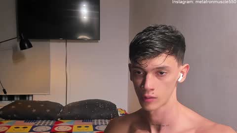 Snapshot of metatron_muscle chatting on January 6, 12:27 am Dany online show from January 6, 12:27 am