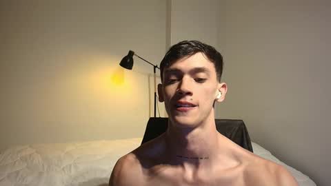 Snapshot of metatron_muscle chatting on February 1, 1:44 am Dany online show from February 1, 1:44 am