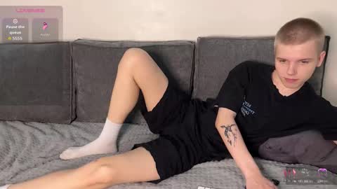 Snapshot of metratok chatting on November 15, 9:54 pm Arthur online show from November 15, 9:54 pm