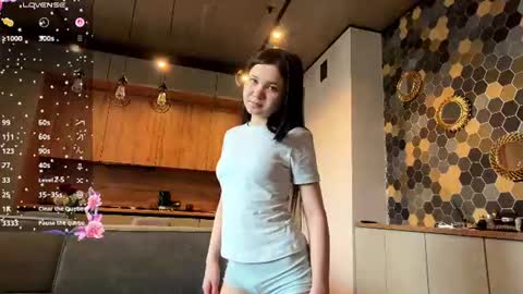 mewpuff online show from June 20, 10:40 am