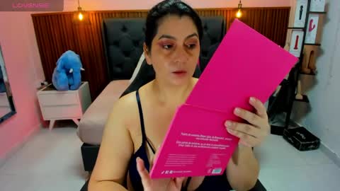 Snapshot of meylagia chatting on May 28, 3:04 am meylagia online show from May 28, 3:04 am