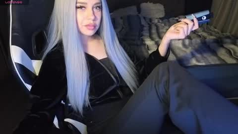 Snapshot of mezzalunaa chatting on May 10, 8:58 pm vollmond online show from May 10, 8:58 pm