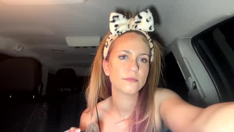 mezzy69 online show from January 24, 9:06 am