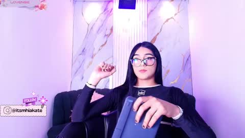 Snapshot of mhia_kate chatting on April 28, 12:10 pm Mhia Kate online show from April 28, 12:10 pm