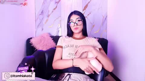 Snapshot of mhia_kate chatting on April 30, 12:00 pm Mhia Kate online show from April 30, 12:00 pm
