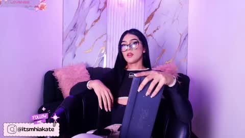 Snapshot of mhia_kate chatting on May 5, 12:13 pm Mhia Kate online show from May 5, 12:13 pm