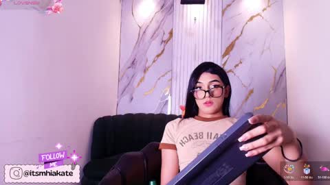 Snapshot of mhia_kate chatting on May 7, 8:25 pm Mhia Kate online show from May 7, 8:25 pm