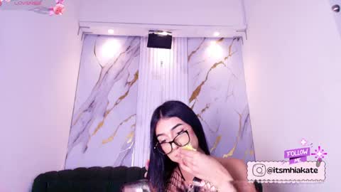 Snapshot of mhia_kate chatting on May 11, 4:26 pm Mhia Kate online show from May 11, 4:26 pm