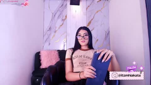 Snapshot of mhia_kate chatting on May 25, 12:11 pm Mhia Kate online show from May 25, 12:11 pm