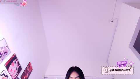 Snapshot of mhia_kate chatting on June 1, 12:51 pm Mhia Kate online show from June 1, 12:51 pm