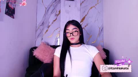 Snapshot of mhia_kate chatting on June 2, 11:45 am Mhia Kate online show from June 2, 11:45 am