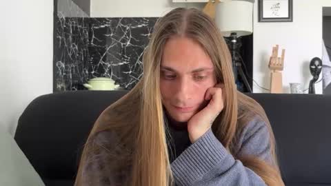 Snapshot of mi_chyort chatting on April 24, 1:57 pm Misha online show from April 24, 1:57 pm